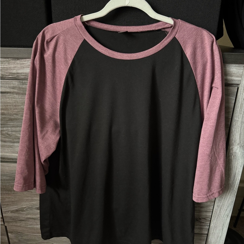 Women's Black and Maroon Raglan Top